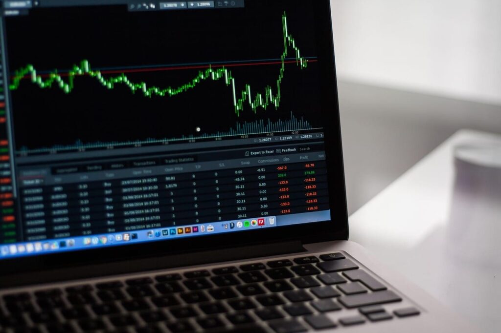 Improve your trading efficiency with Tradesyncer stock market 2616931 1280