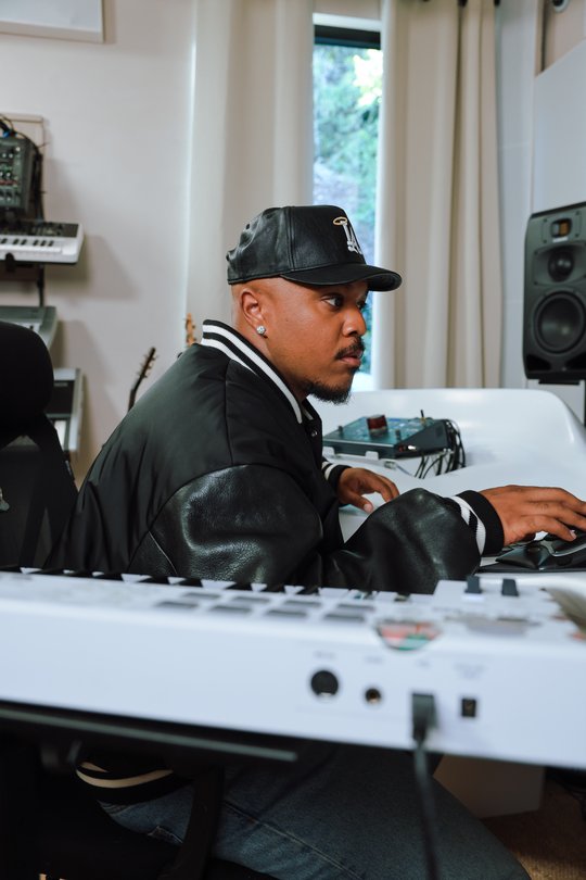 Producers can now vibe code their own music production tools using Google Flow Music. 119A6335 1.max